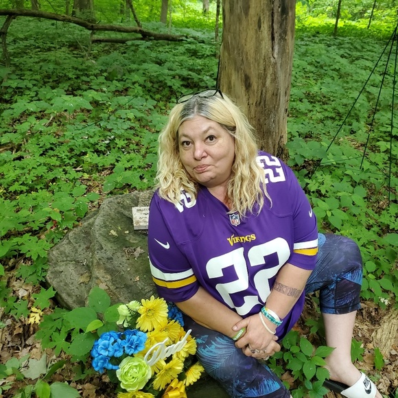 Meet your Posher, Lori - Picture 1 of 1